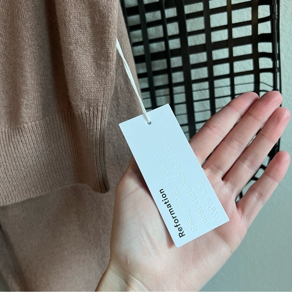 Reformation Caitlin Cashmere Two Piece Set - Picture 5 of 11